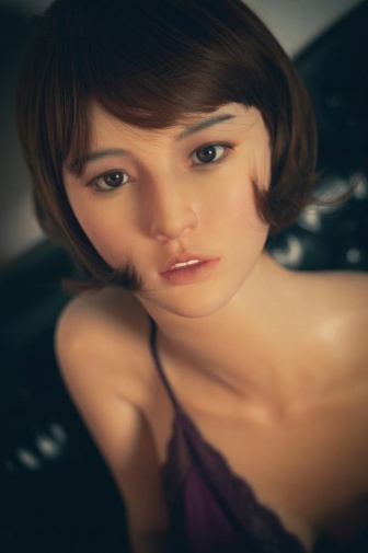 歐美豐滿身材首選：Effie 歐美風情苗條巨乳淫蕩色情女孩 D罩杯超柔軟矽膠仿真性愛娃娃 167 cm (當日發貨)