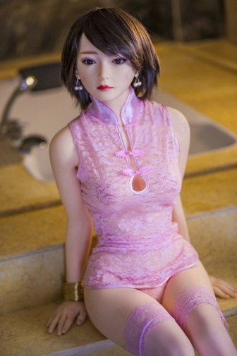 Evelyn 日系纖瘦身型古典大氣短髮女孩 附口交超柔軟TPE仿真性愛娃娃 148 cm：專業日本人情趣娃娃系列 (嬌小迷你型)