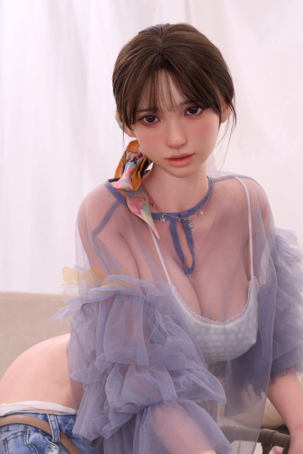 日系矽膠娃娃首選：Ilina 亞洲性愛娃娃，E 杯 Max ROS，柔軟矽膠材質，161厘米（5'3英尺）。 (當日發貨)