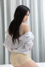 真實膚質 - Liao 日系纖瘦身型純情聽話乖乖女 金屬骨架C罩杯果凍軟胸 超柔軟矽膠仿真性愛娃娃 171 cm