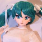 EX Doll 以外的更好選擇？Miku 迷你可愛動漫苗條蘿莉 超柔軟矽膠身體仿真性愛娃娃 60cm (乙烯基頭) 動漫性愛娃娃版