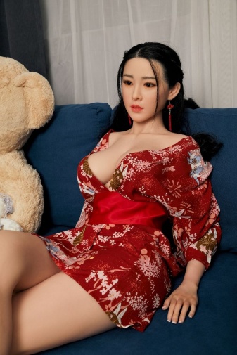 Rebecca 羞澀純真東亞美人 F罩杯金屬靈活骨架 超柔軟矽膠仿真性愛娃娃 165 cm - 矽膠手感