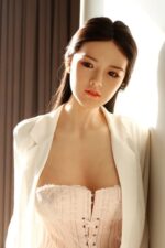 高級醫療級矽膠首選：Yangyi 清純迷人東亞少女 C罩杯金屬骨架果凍軟胸 超柔軟矽膠仿真性愛娃娃 171 cm (當日發貨)